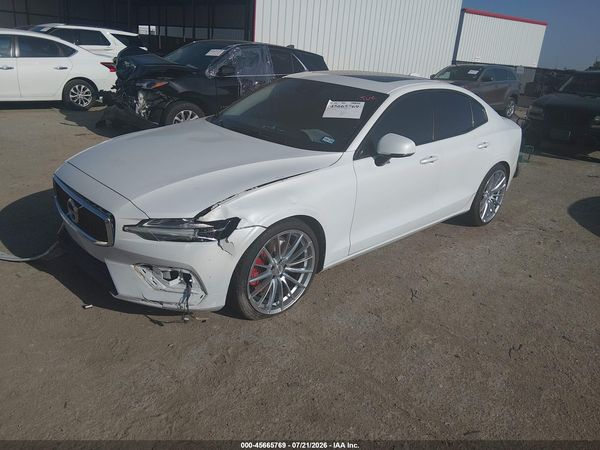 2019 VOLVO S60 T6 MOMENTUM