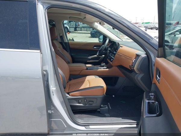 2025 NISSAN PATHFINDER PLATINUM FWD — I5