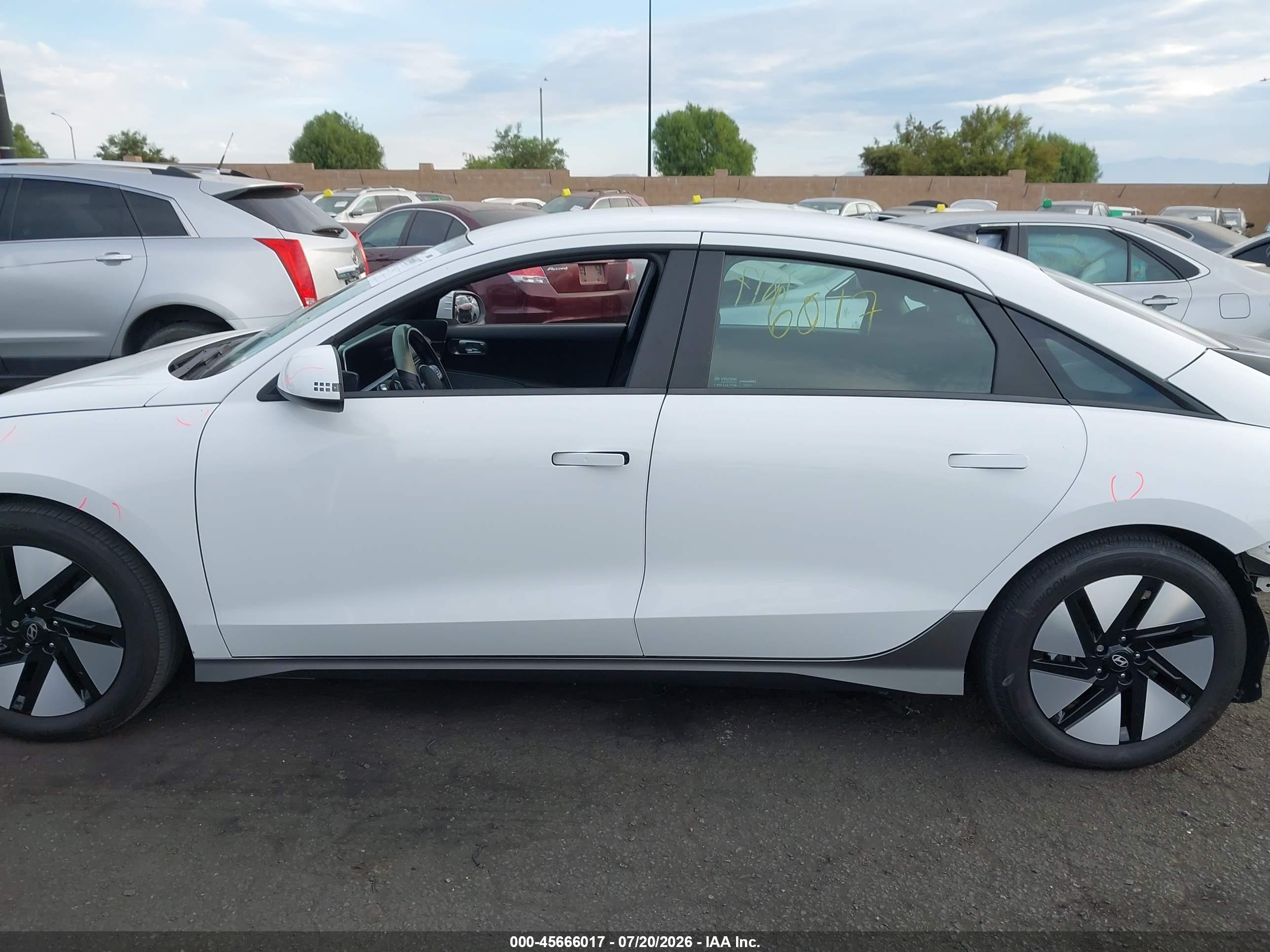 2025 HYUNDAI IONIQ 6 SE
