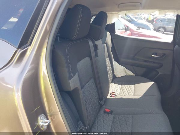 2025 NISSAN KICKS SV INTELLIGENT AWD — I8