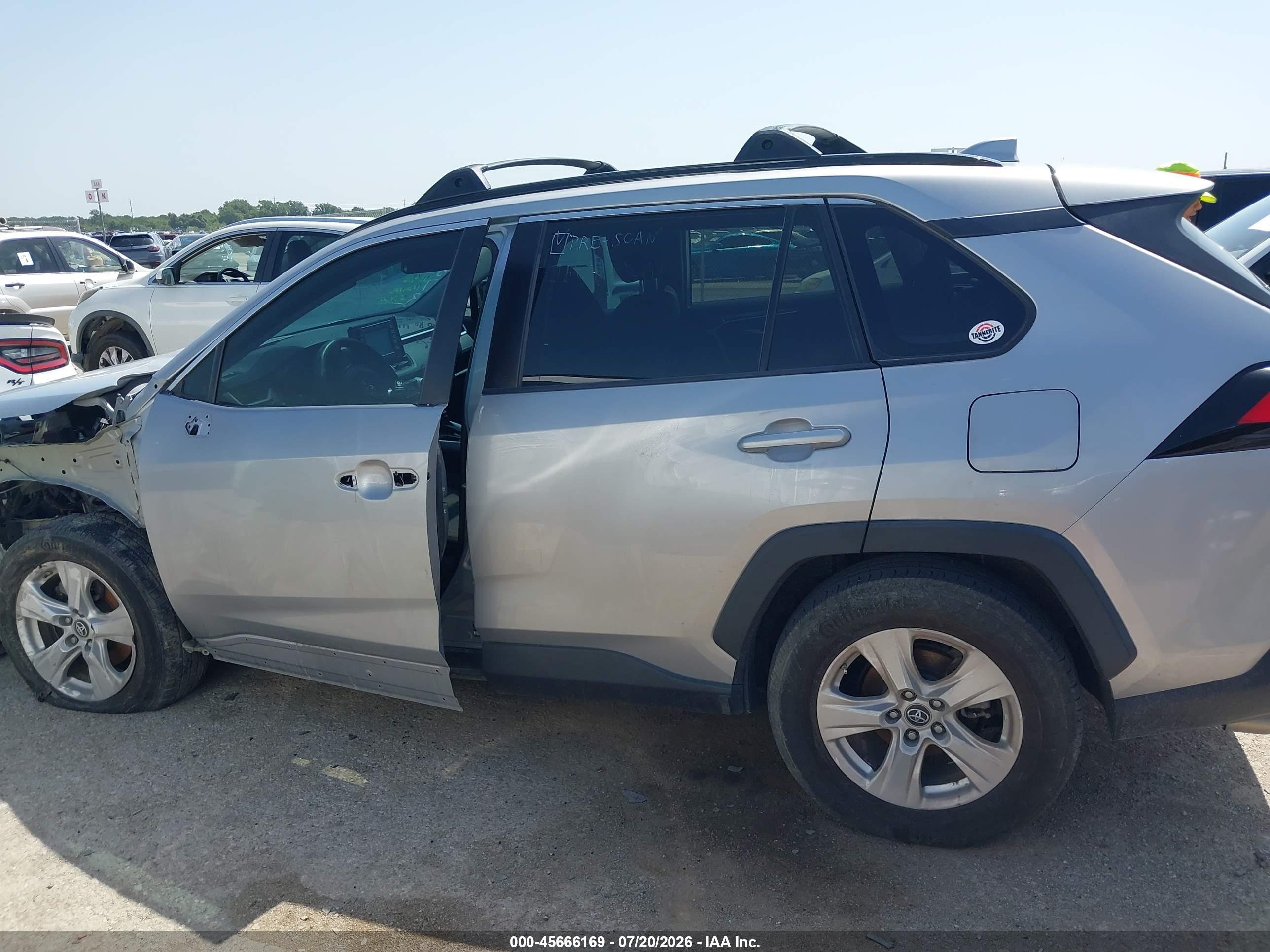 2019 TOYOTA RAV4 XLE
