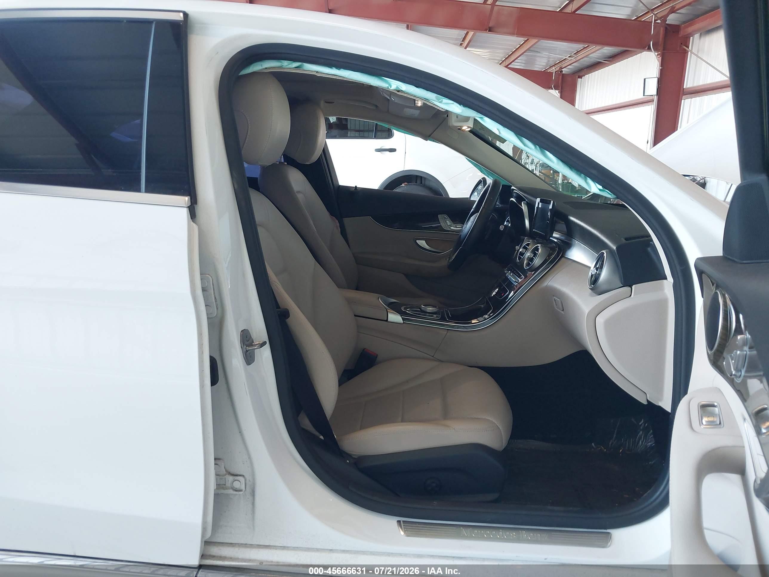 2019 MERCEDES-BENZ C 300 C300