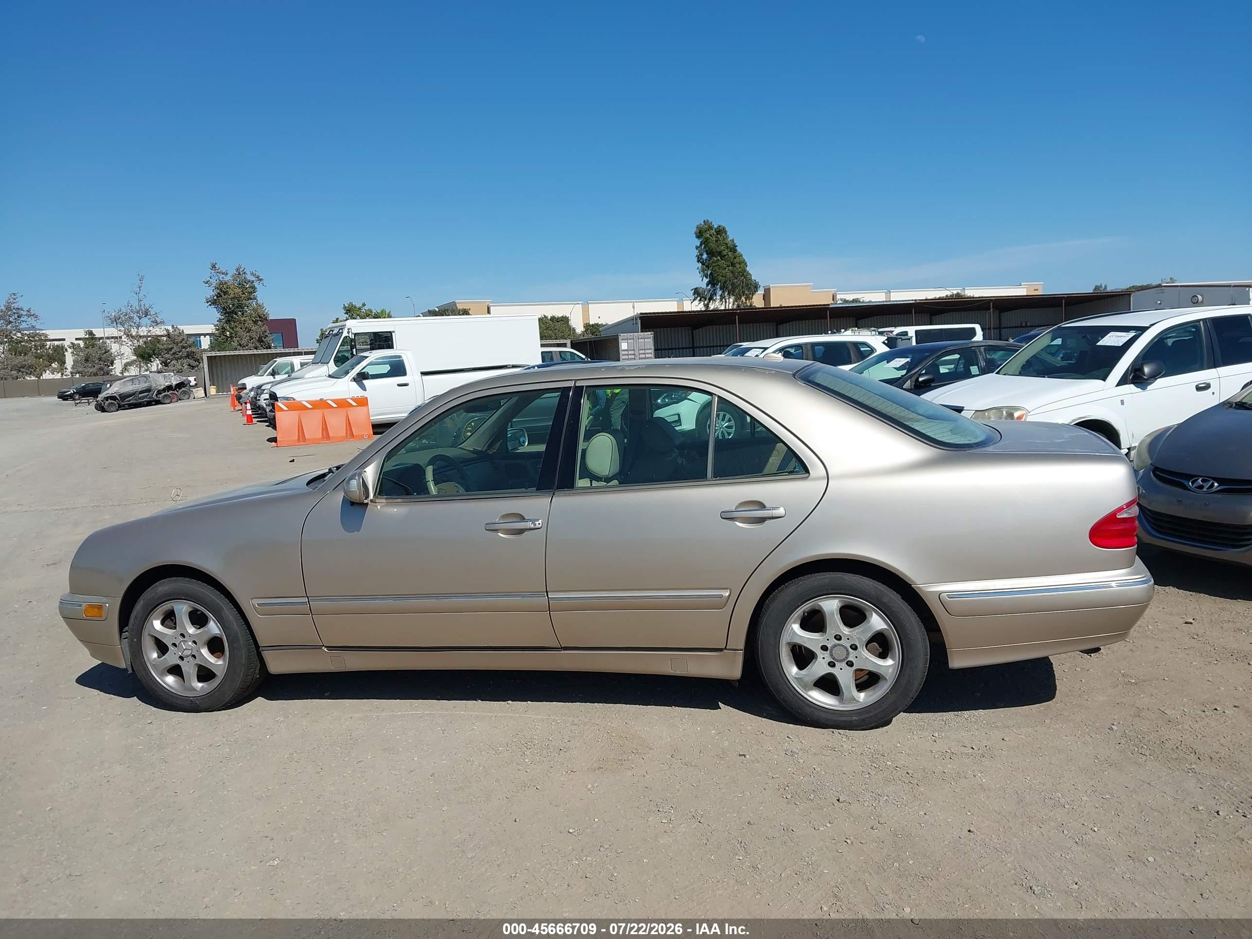 2002 MERCEDES-BENZ E 320 E320