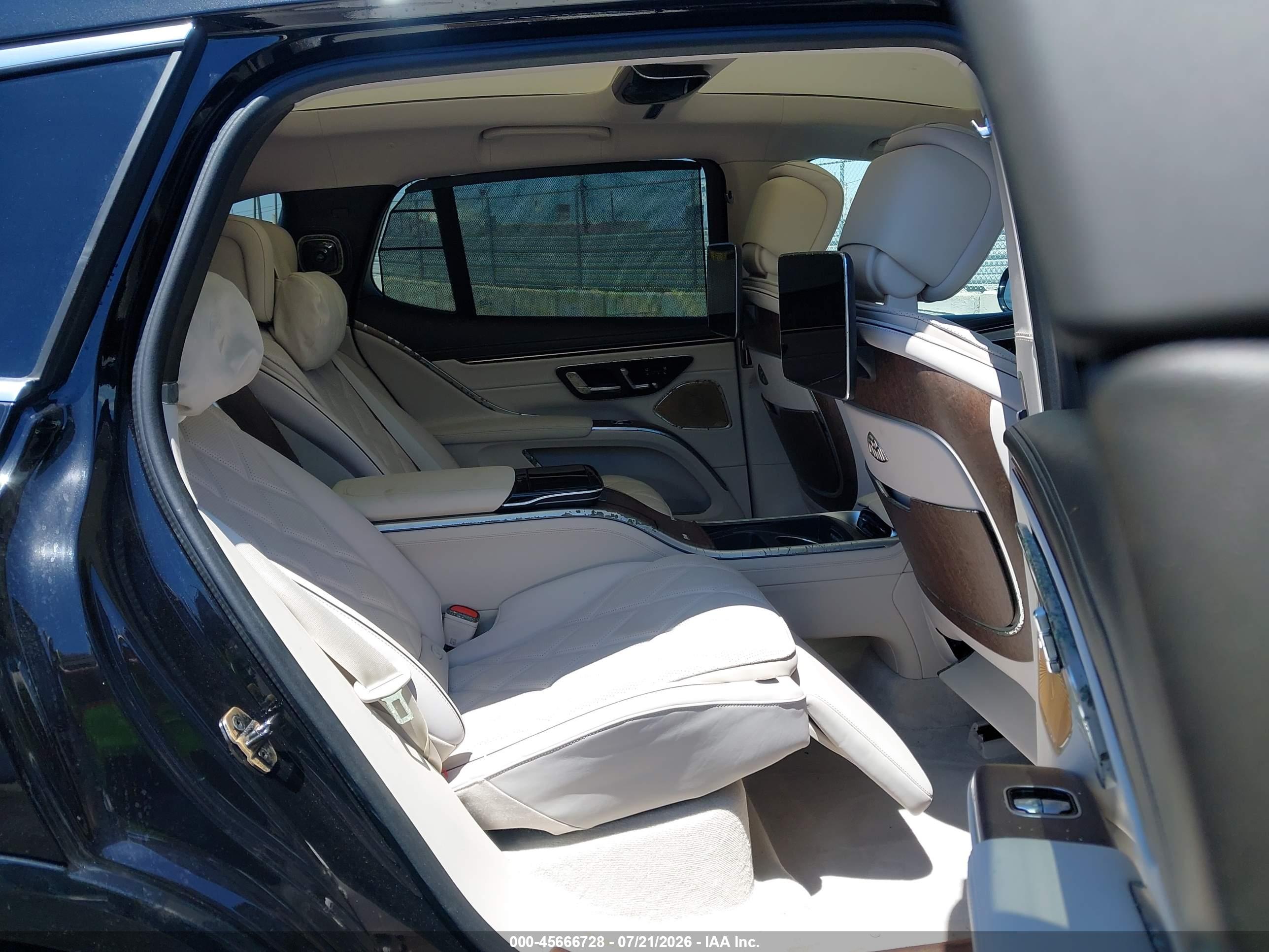 2025 MERCEDES-BENZ MAYBACH EQS 680 SUV 4MATIC