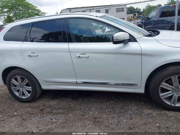 2017 VOLVO XC60 T5 INSCRIPTION