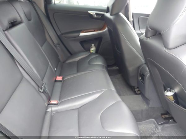 2017 VOLVO XC60 T5 INSCRIPTION