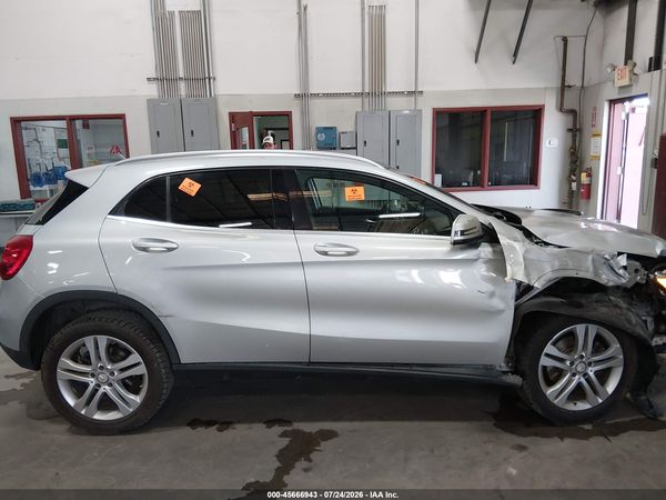 2017 MERCEDES-BENZ GLA 250 4MATIC