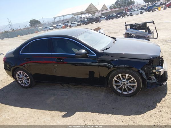 2021 MERCEDES-BENZ A 220 A220
