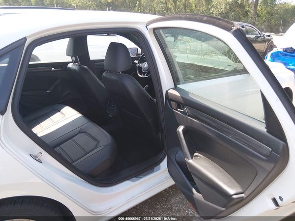 2021 VOLKSWAGEN PASSAT 2.0T R-LINE — I8