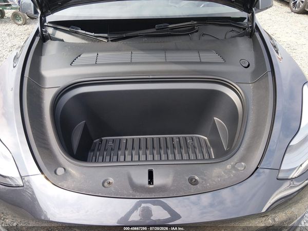 2025 TESLA MODEL Y