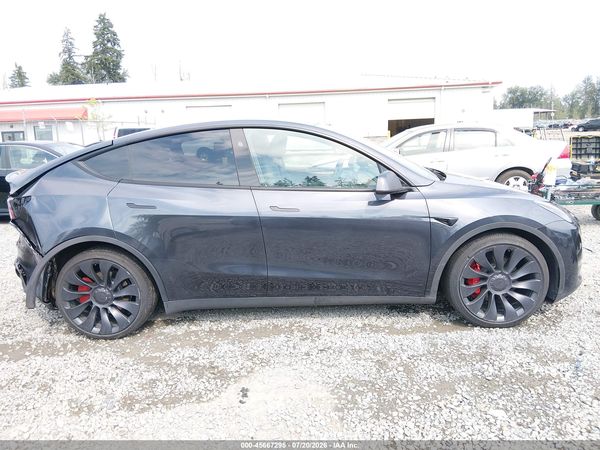 2025 TESLA MODEL Y