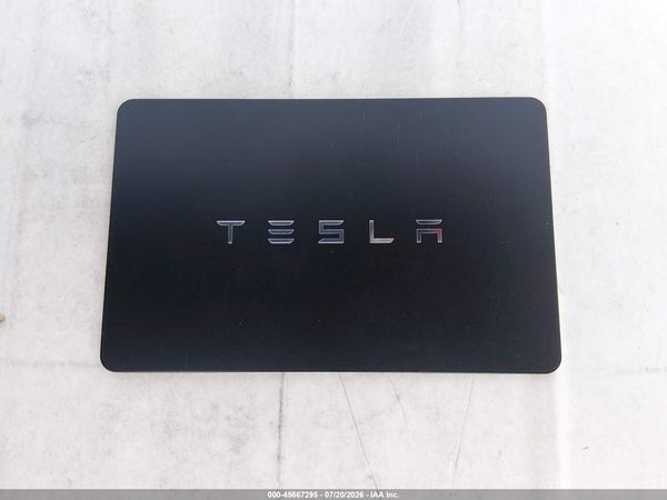 2025 TESLA MODEL Y