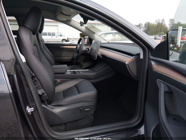 2025 TESLA MODEL Y