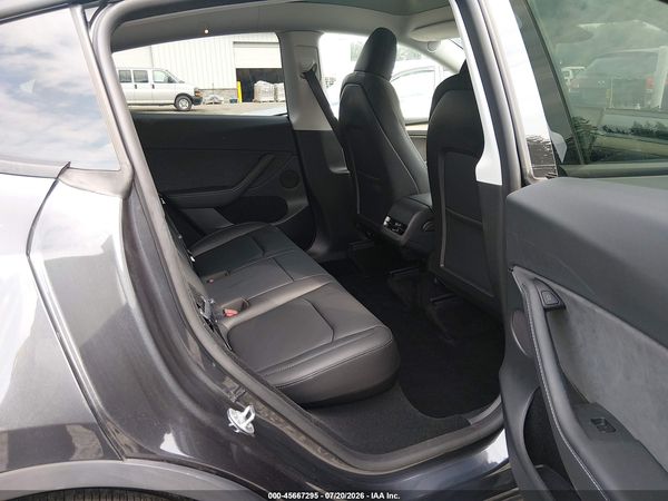 2025 TESLA MODEL Y