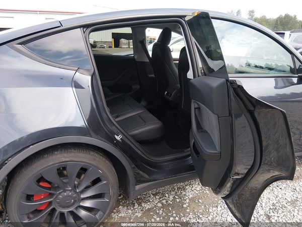2025 TESLA MODEL Y
