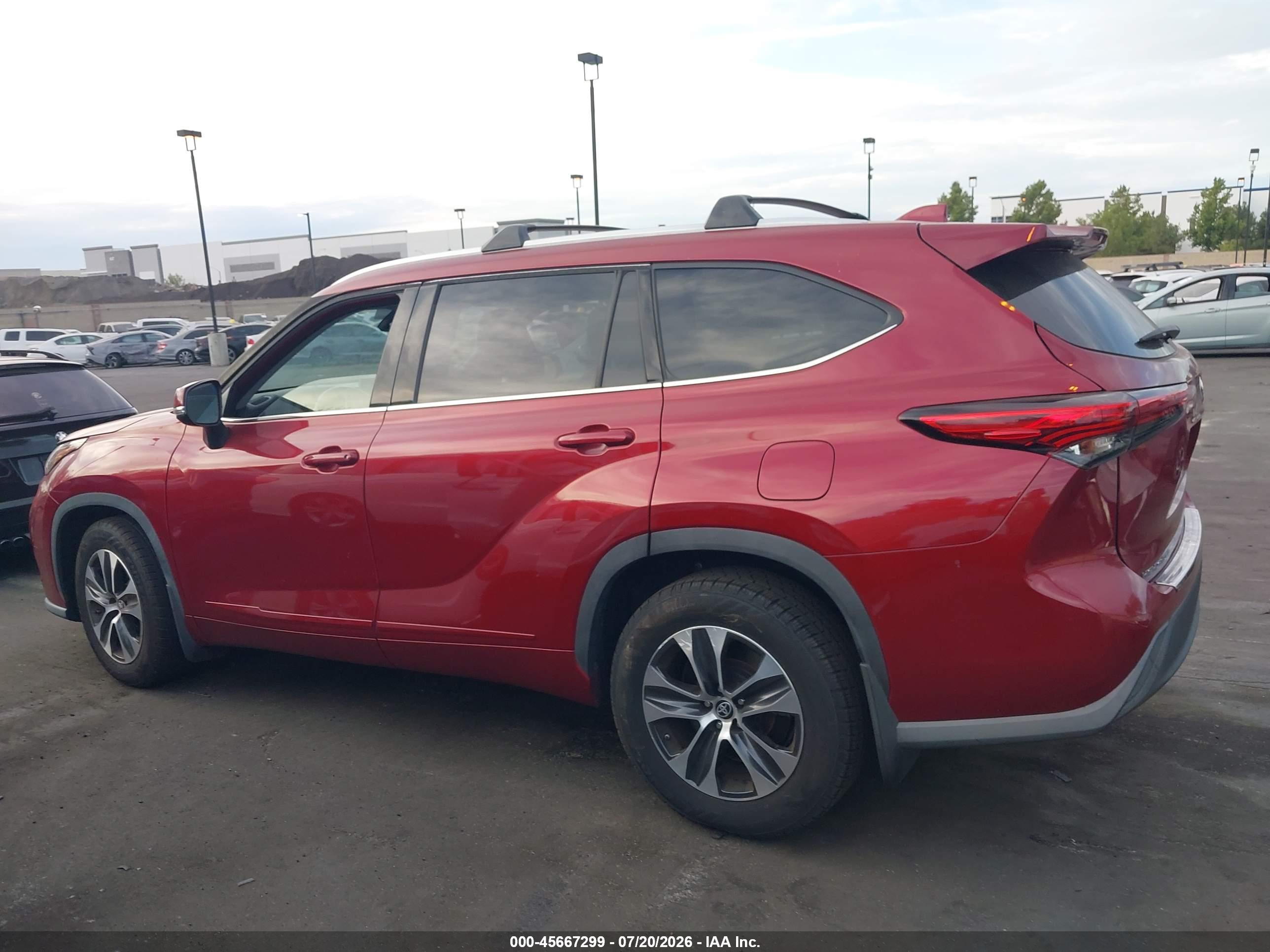 2021 TOYOTA HIGHLANDER XLE