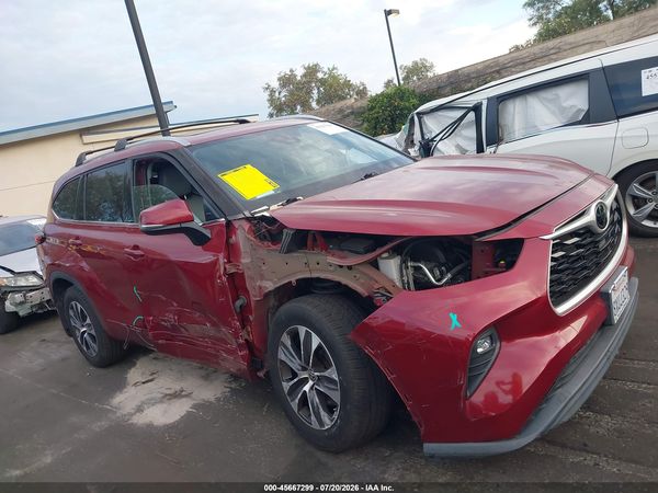 2021 TOYOTA HIGHLANDER XLE