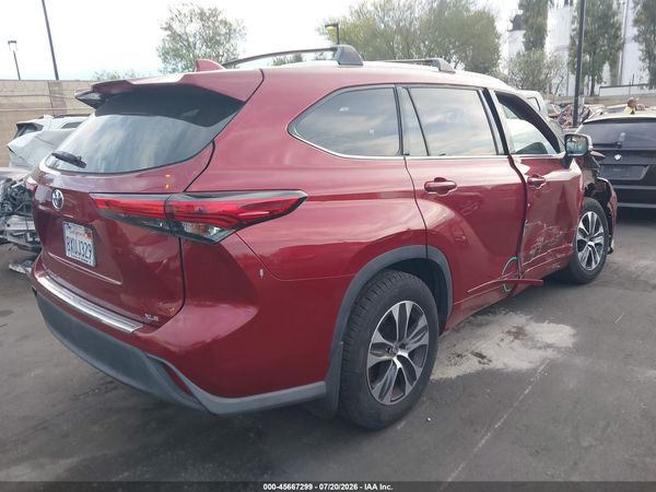 2021 TOYOTA HIGHLANDER XLE