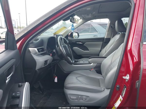 2021 TOYOTA HIGHLANDER XLE