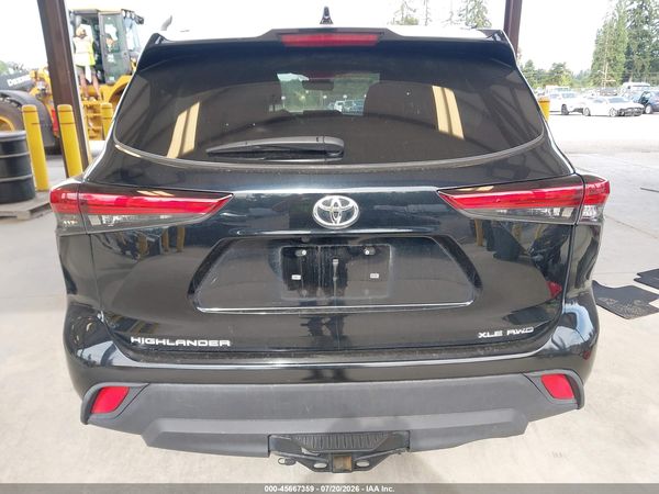 2022 TOYOTA HIGHLANDER XLE
