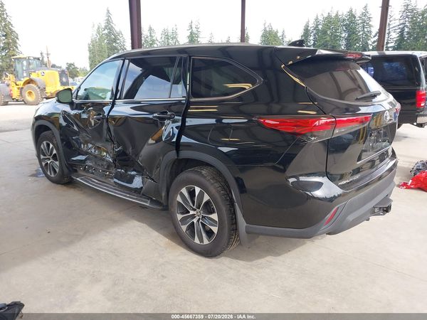 2022 TOYOTA HIGHLANDER XLE
