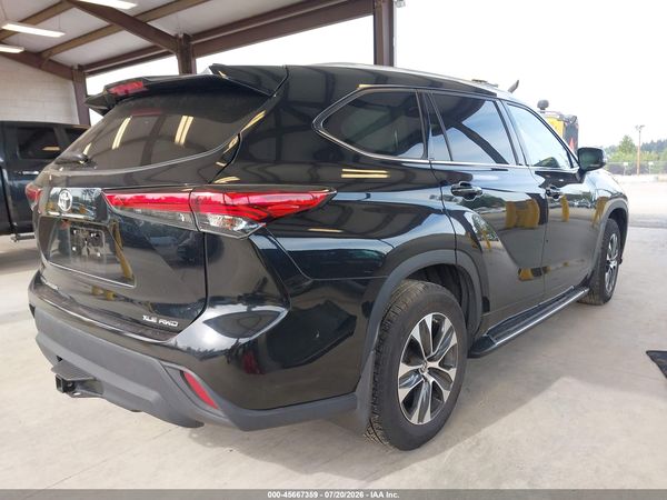 2022 TOYOTA HIGHLANDER XLE