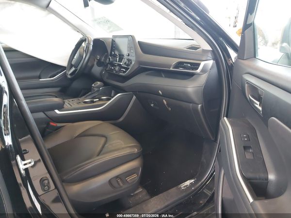 2022 TOYOTA HIGHLANDER XLE