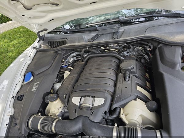 2013 PORSCHE CAYENNE GTS