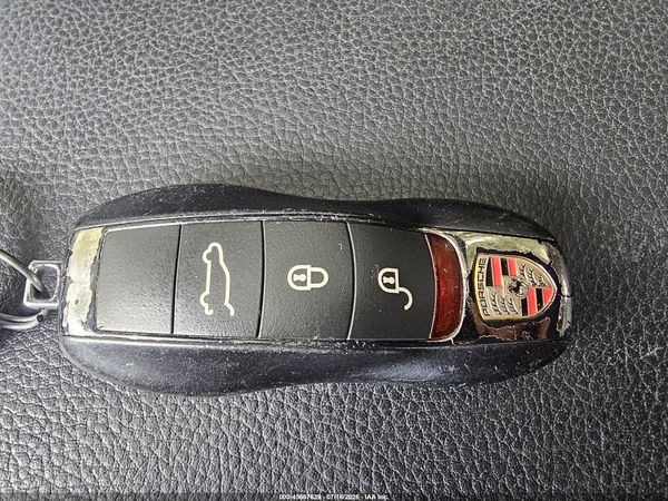 2013 PORSCHE CAYENNE GTS