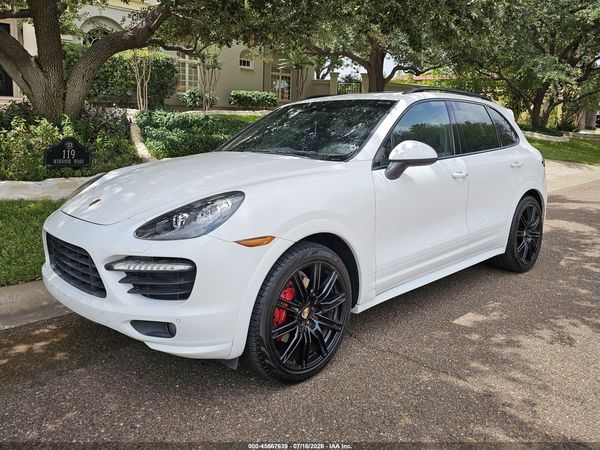2013 PORSCHE CAYENNE GTS