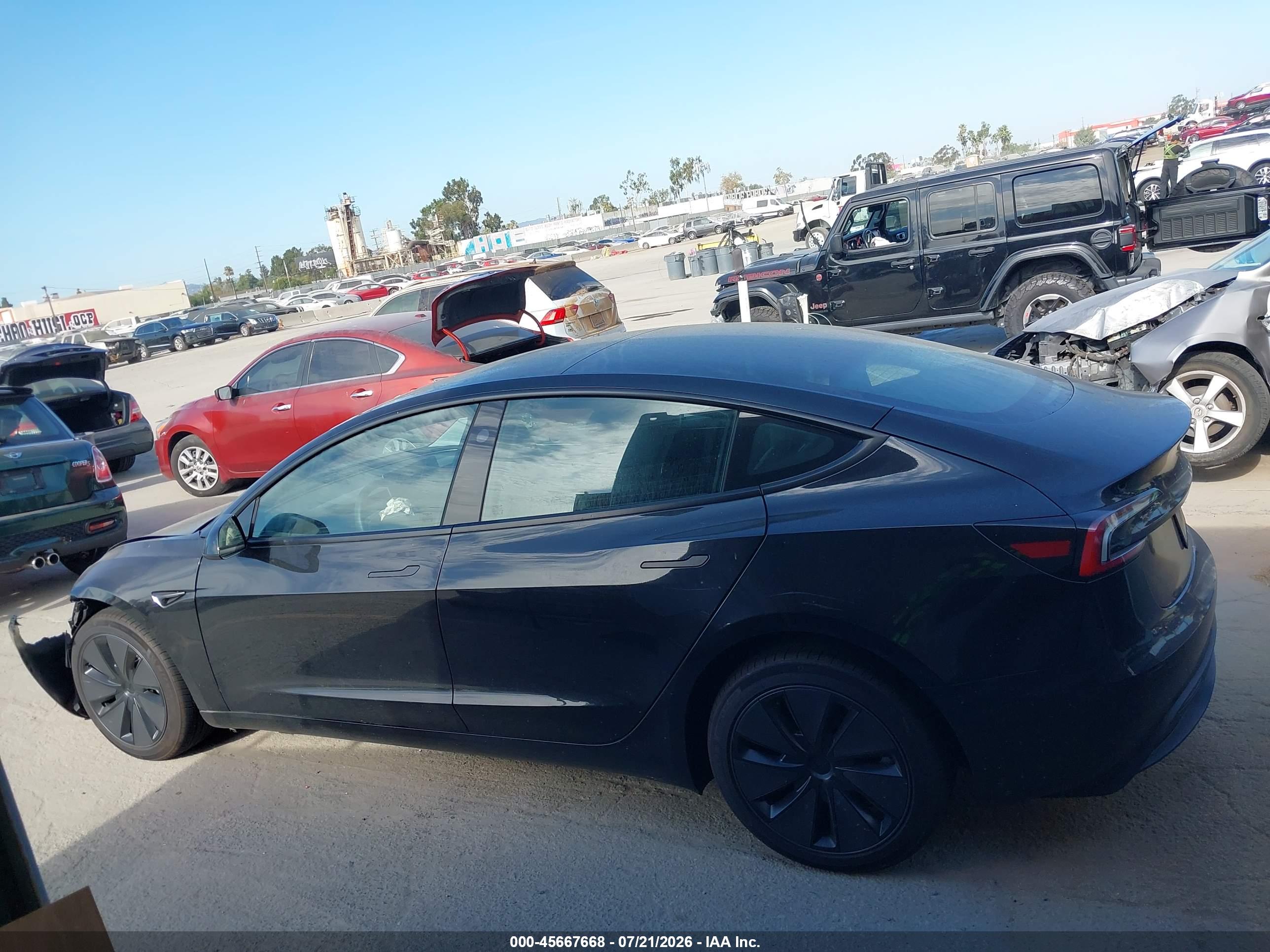 2025 TESLA MODEL 3