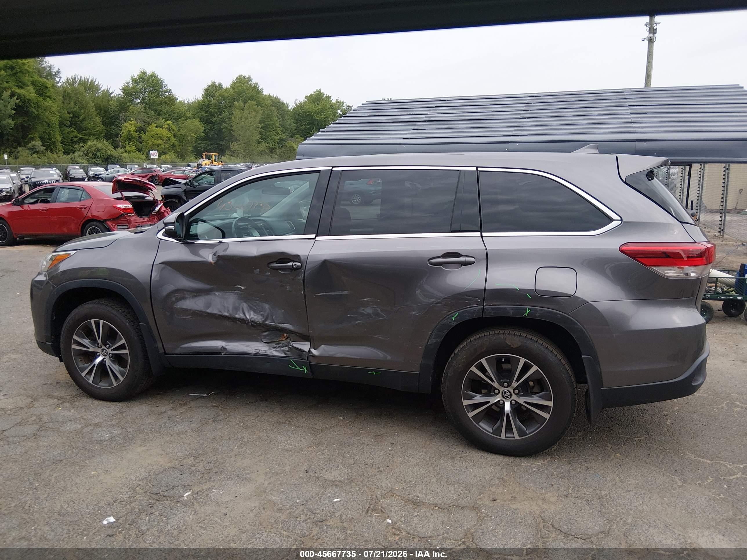 2019 TOYOTA HIGHLANDER LE PLUS