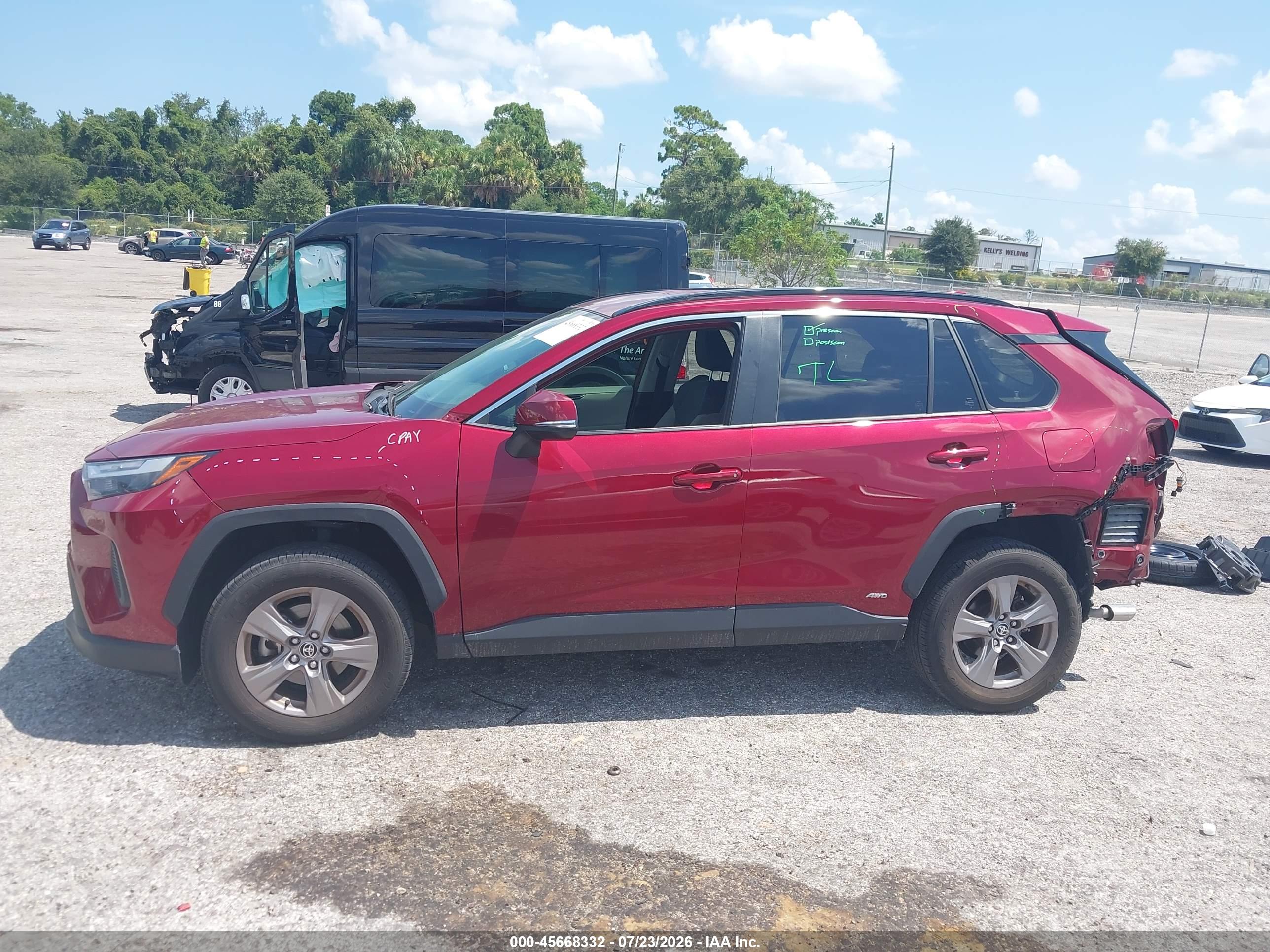 2024 TOYOTA RAV4 HYBRID XLE