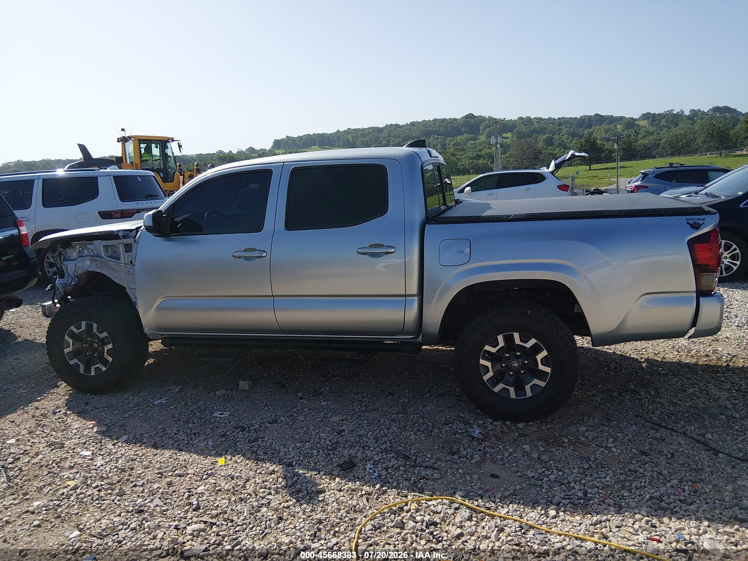 2022 TOYOTA TACOMA SR