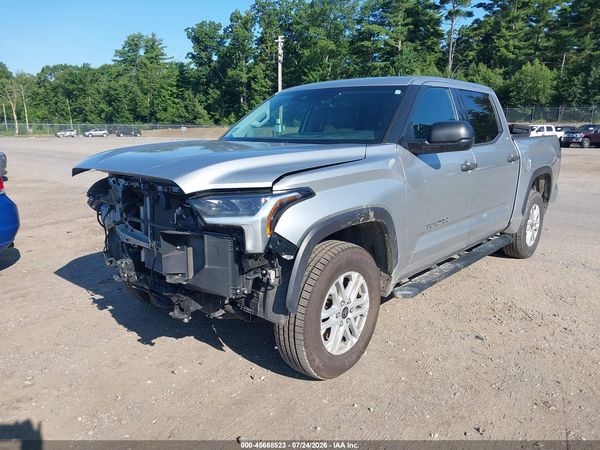 2022 TOYOTA TUNDRA SR5