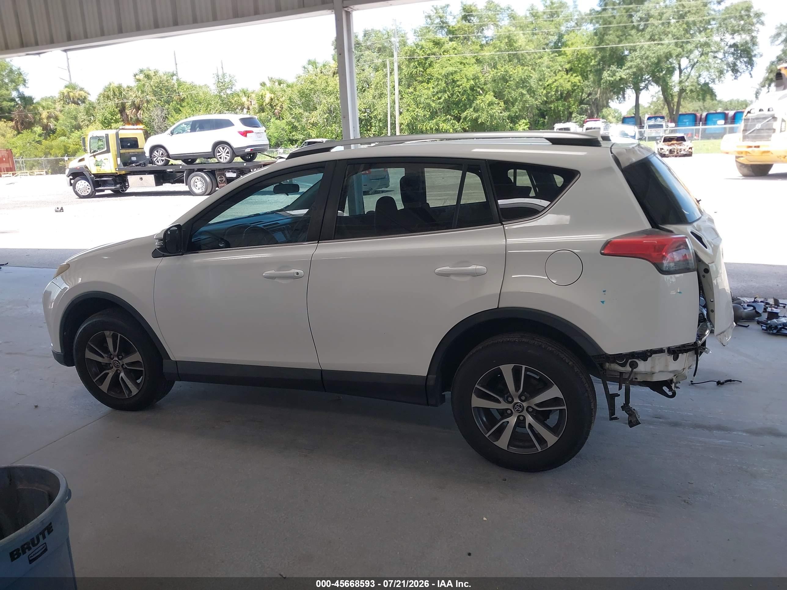 2016 TOYOTA RAV4 XLE