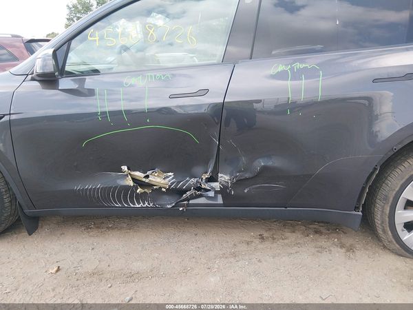 2026 TESLA MODEL Y