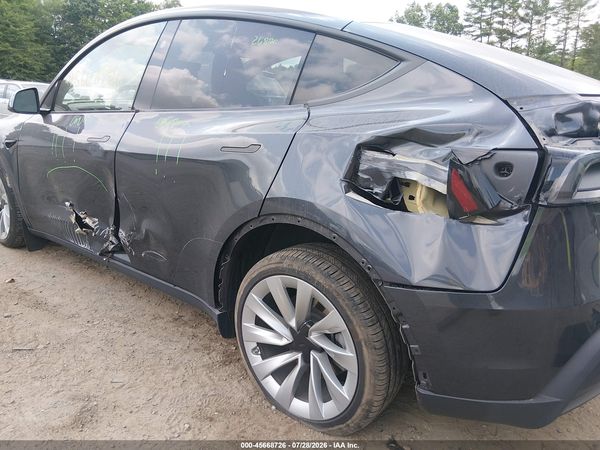 2026 TESLA MODEL Y