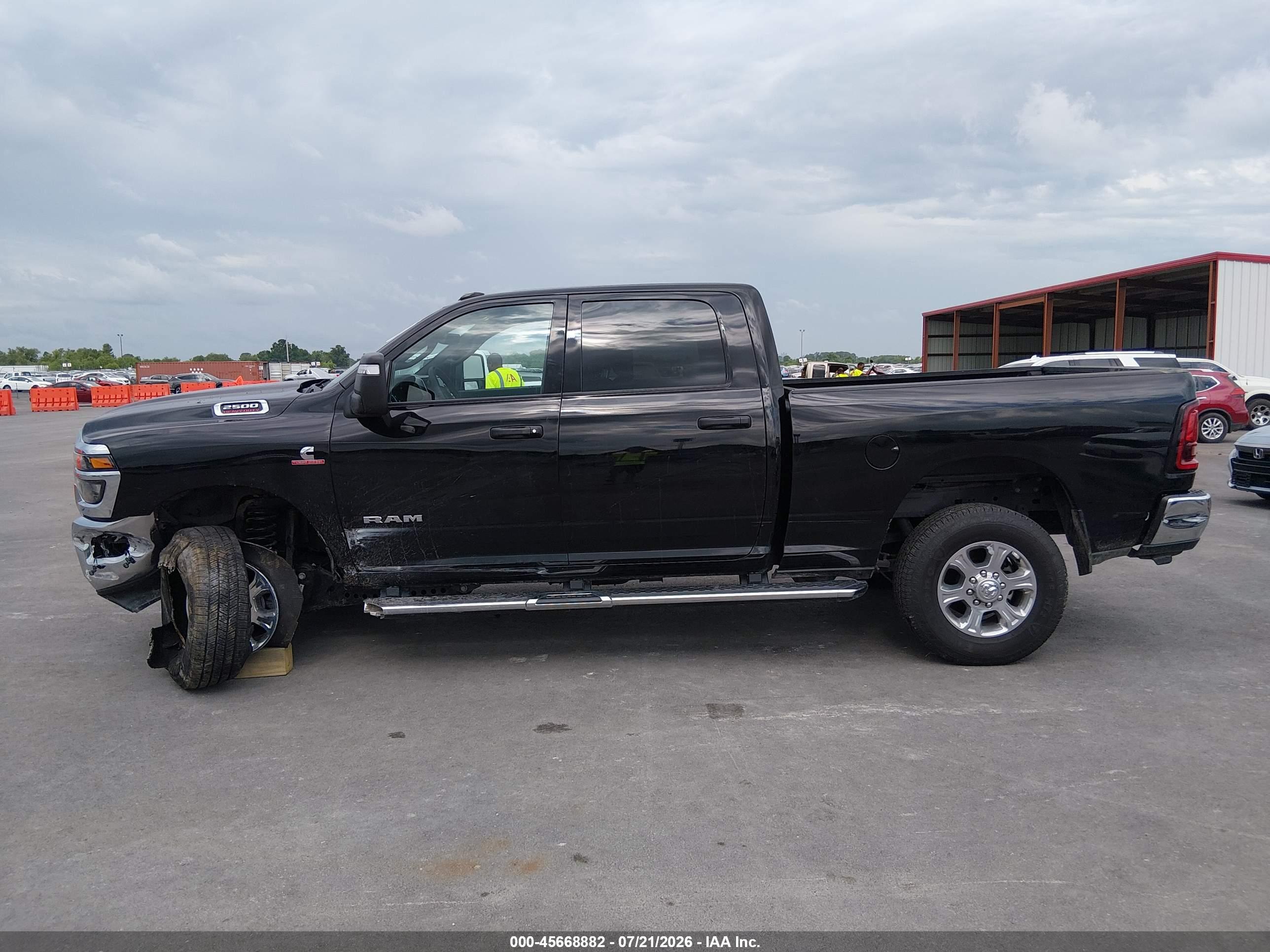 2025 RAM 2500 BIG HORN  4X4 6'4 BOX
