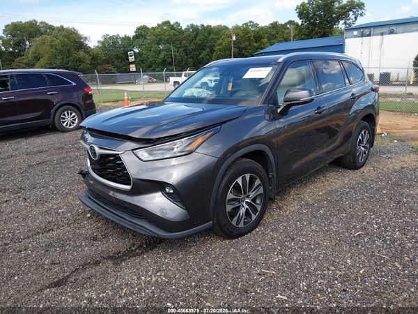 2022 TOYOTA HIGHLANDER XLE