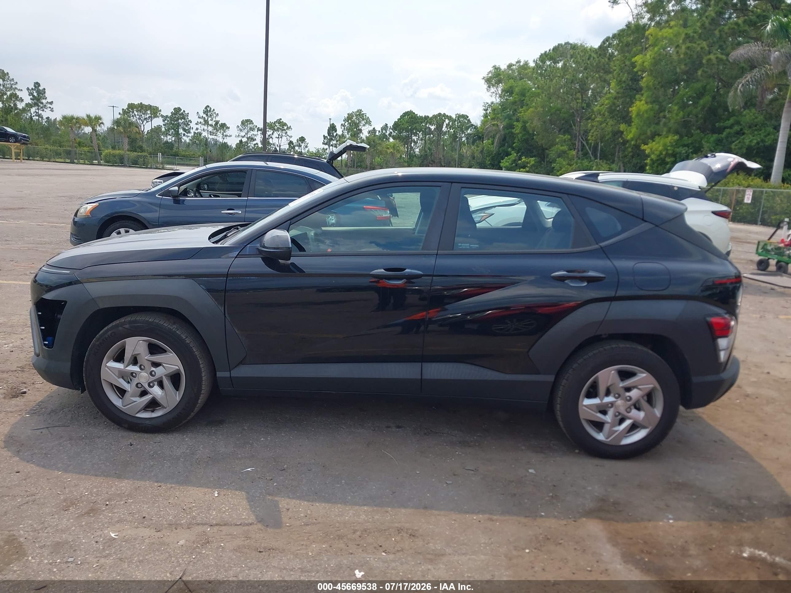 2024 HYUNDAI KONA SE