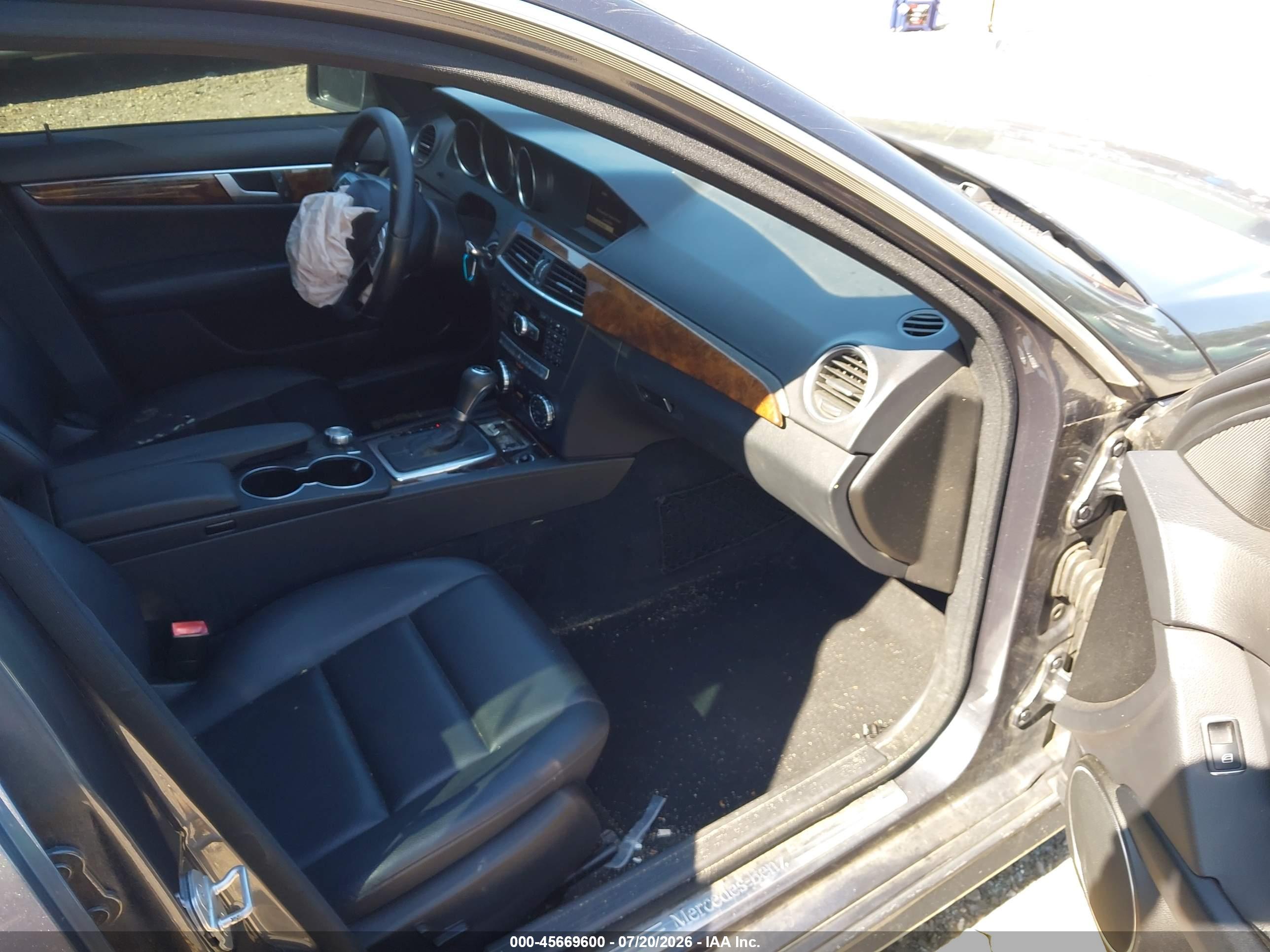 2013 MERCEDES-BENZ C 300 SPORT 4MATIC