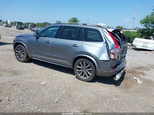2018 VOLVO XC90 T6 MOMENTUM