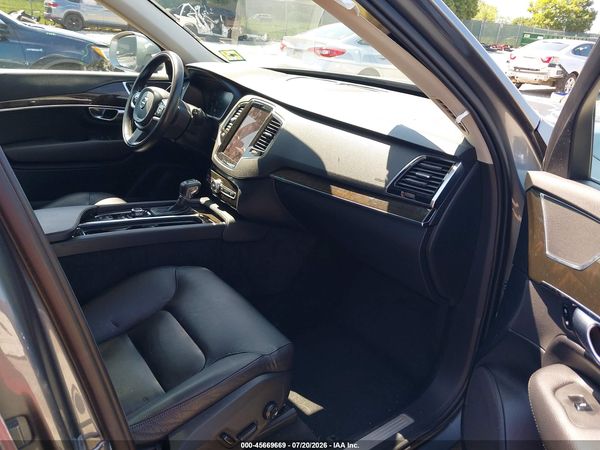 2018 VOLVO XC90 T6 MOMENTUM