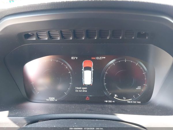 2018 VOLVO XC90 T6 MOMENTUM