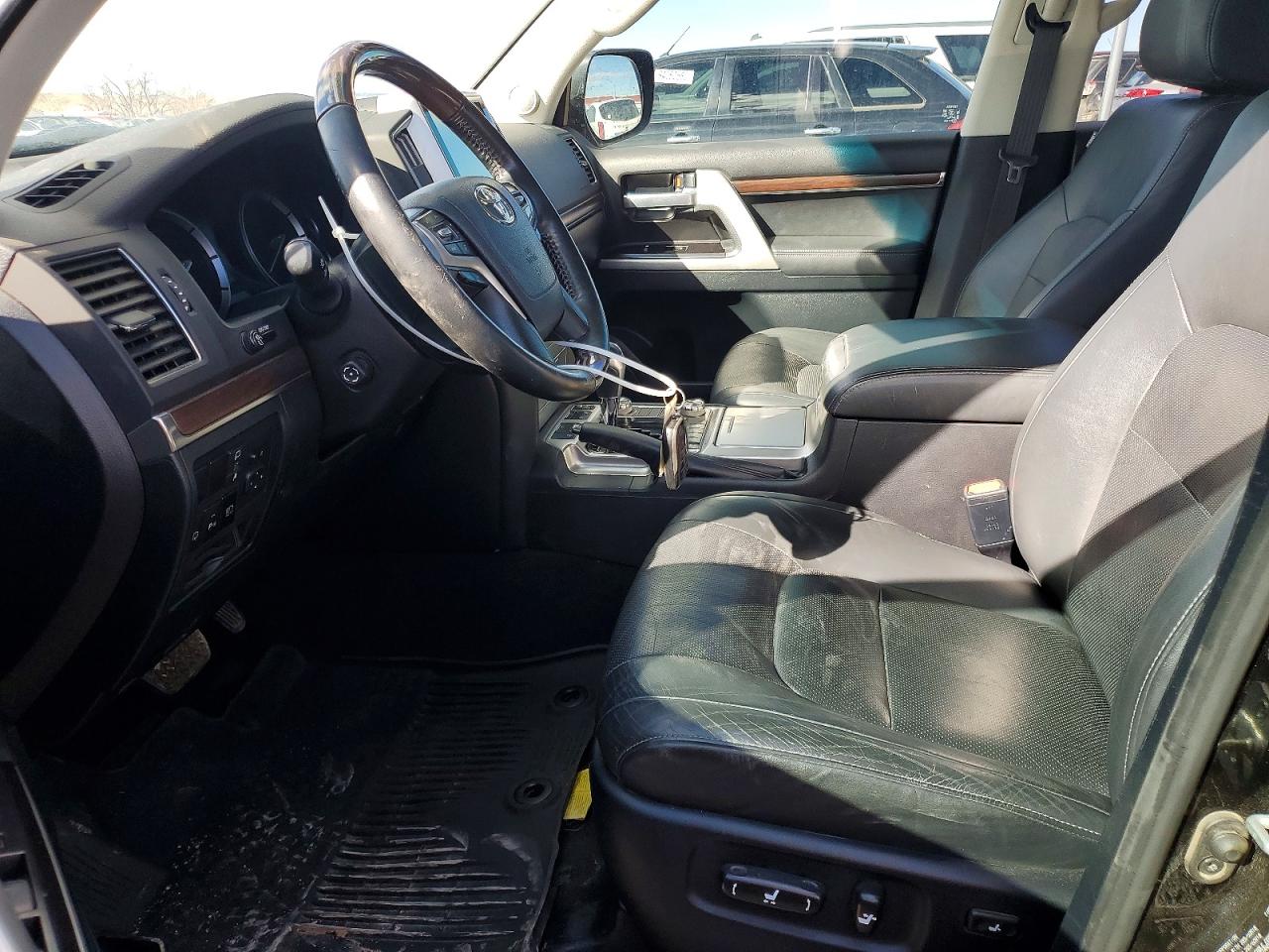 2019 TOYOTA LAND CRUISER VX-R