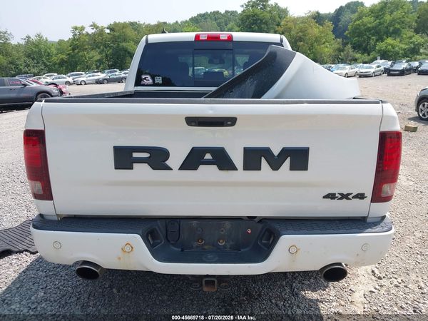 2017 RAM 1500 NIGHT  4X4 5'7 BOX