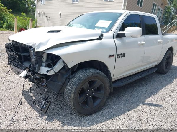 2017 RAM 1500 NIGHT  4X4 5'7 BOX