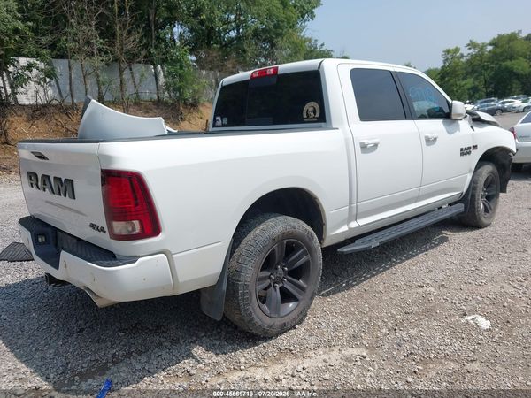 2017 RAM 1500 NIGHT  4X4 5'7 BOX