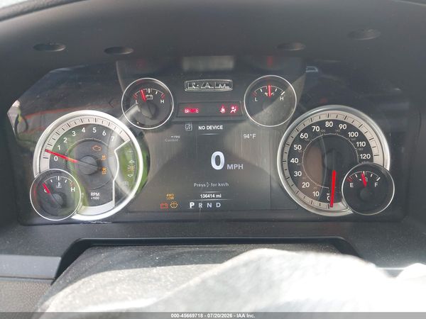2017 RAM 1500 NIGHT  4X4 5'7 BOX